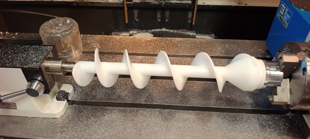 POM-C CNC obrábění